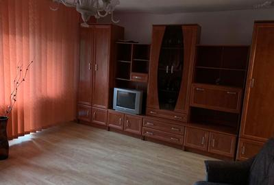 Apartament cu 3 camere decomandat în Central - 1