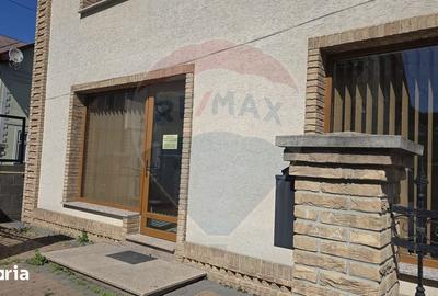Spațiu comercial, de 50 mp, în Central - 2
