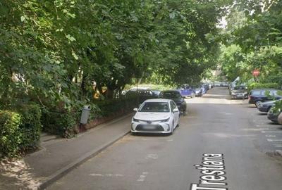 Apartament cu 3 camere decomandat, mobilat în Tineretului