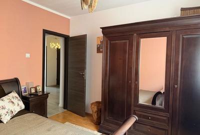 Apartament cu 4 camere decomandat în Vasile Aaron - 2