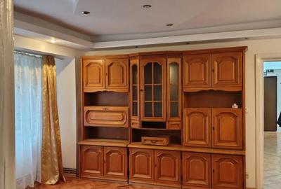 Inchiriez apartament cu 3 camere - 3