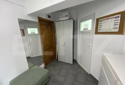 Apartament cu 3 camere semidecomandat în Central - 1