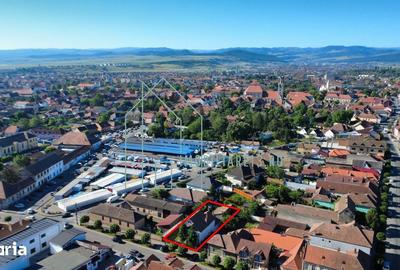 Casă cu 5 camere cu Teren 500 Mp în Central - 2
