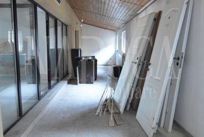 Casă individuală cu 9 camere cu Canalizare în Florești - 4