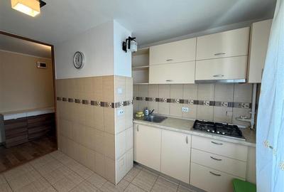 Apartament cu 3 camere decomandat, mobilat în 9 Mai - 4