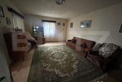 Casă cu 3 camere cu Teren 2700 Mp în Central