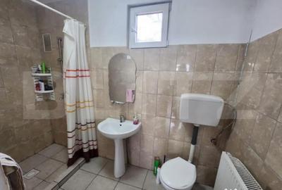 Casă cu 5 camere cu Teren 1370 Mp în Teiu - 6