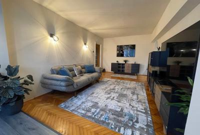 APARTAMENT 3 CAMERE MODERN LA BULEVARD - DE VANZARE