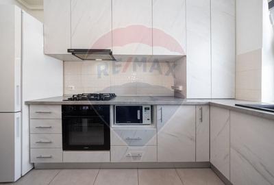 Apartament cu 2 camere decomandat, mobilat în Tractorul - 4