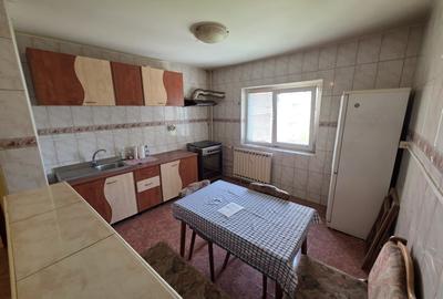 Apartament cu 3 camere decomandat în 13 Septembrie - 2