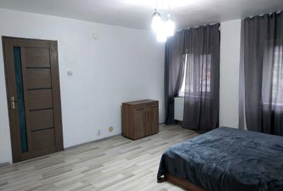 Garsonieră decomandată în 1 Mai - 4