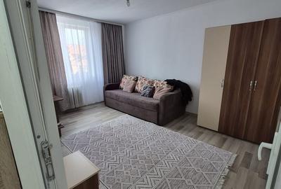 Garsonieră decomandată, mobilată în Palas