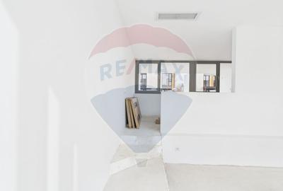 Casă cu 4 camere cu Piscina în Tunari - 6