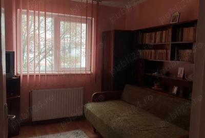 De vanzare Apartament 3 camere, confort 1, in Tarnaveni, cartierul Pacii - 4