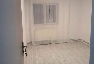 Garsoniera de vanzare, disponibila - 1