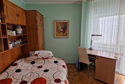 Garsonieră decomandată în Central - 2