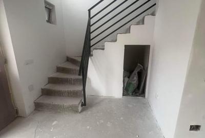 Casa tip duplex, 74 mp,semifinisat, Zona Eroilor