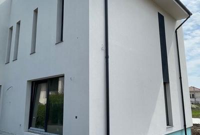 Casă cu 5 camere cu Teren 330 Mp în Central - 4