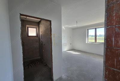 Casă cu 4 camere cu Canalizare în Central - 12