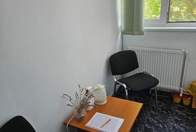Spațiu comercial, de 40 mp, în Central - 4
