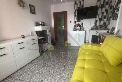 Apartament cu 3 camere decomandat în Calea București