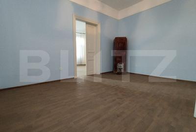 Apartament 4 camere, 138mp, etajul 1, balcon, elemente istorice, zona Lunei
