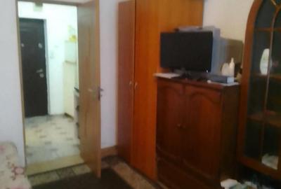 Garsonieră decomandată în Traian - 2