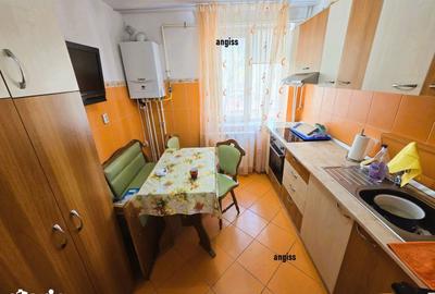 Apartament cu 3 camere semidecomandat în Faleză