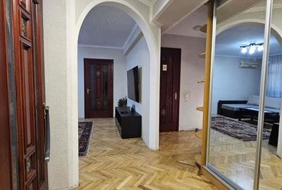 Apartament cu 3 camere în Brâncoveanu