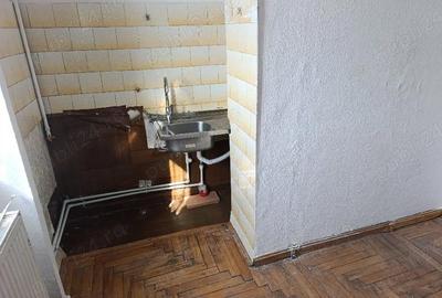 Garsonieră decomandată în Central