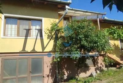 Casă individuală cu 3 camere cu Canalizare în Central - 4