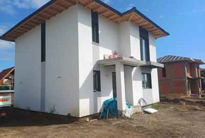 Casa cu 4 camere , priveliste panoramica Ciurbesti - 2