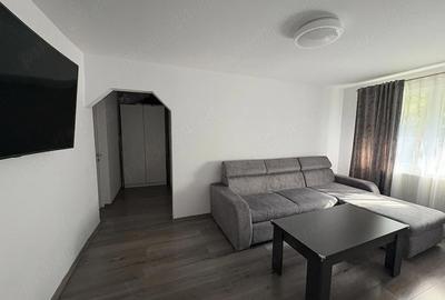 Apartament cu 3 camere decomandat în Central - 1
