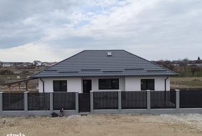 Casă cu 4 camere în Săbăreni - 3