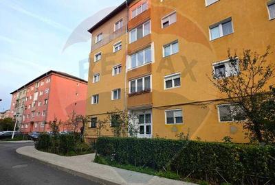 Apartament cu 3 camere de vanzare in zona Vitrometan Apartament cu 3 camere de vanzare in zona Vitrometan - 1