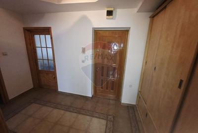 Apartament cu 2 camere decomandat în 1 Mai - 25