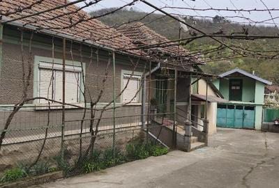 Casă cu 3 camere cu Teren 700 Mp în Hărău