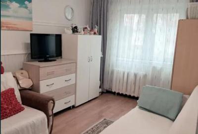 Apartament 2 camere, decomandat - zona Astra - 2