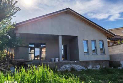 Casă cu 4 camere decomandat cu Teren 300 Mp în Agigea - 1