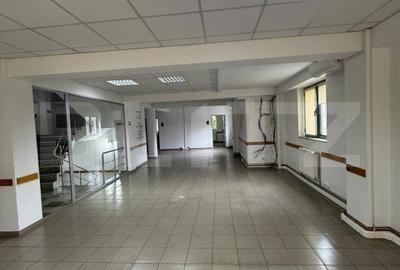 Spațiu comercial, de 685 mp, în Central - 14