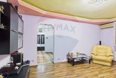 Apartament cu 3 camere de vanzare in zona 1 Decembrie 1918 - 10