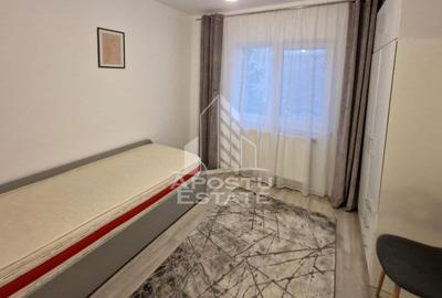 Apartament cu 3 camere decomandat în Micălaca - 2