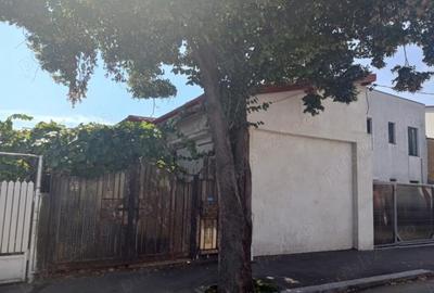 Casă cu 4 camere cu Teren 197 Mp în Giurgiului - 2