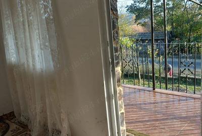 Casă cu 4 camere în Valea