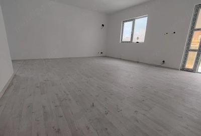 Casă cu Teren 210 Mp în Central - 2