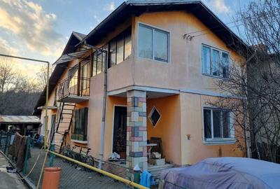 Casă cu 4 camere în Pietrișu - 3