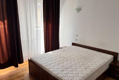 Apartament 3 camere cu 2 baii, balcon cu factura