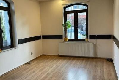 Piata Victoriei | Cladire de Birouri de vanzare - 17