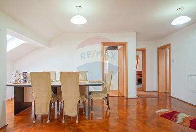 Casă cu 7 camere cu Teren 1167 Mp în Tractorul - 26