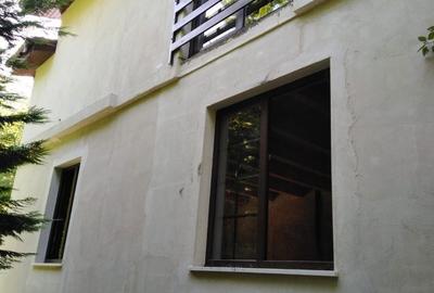 Casă cu 4 camere în Brazi